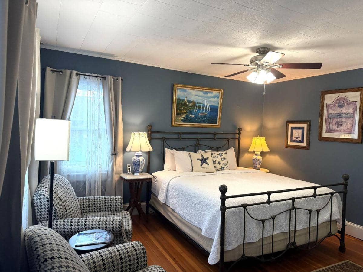Saltair Inn Waterfront B&B