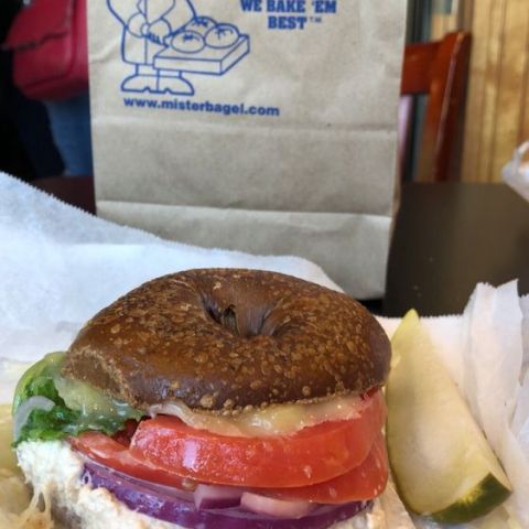Mister Bagel